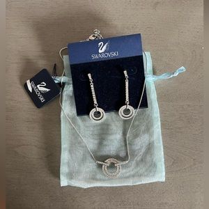 NWT Swarovski Crystal Drop Earrings and Pendant Necklace Set